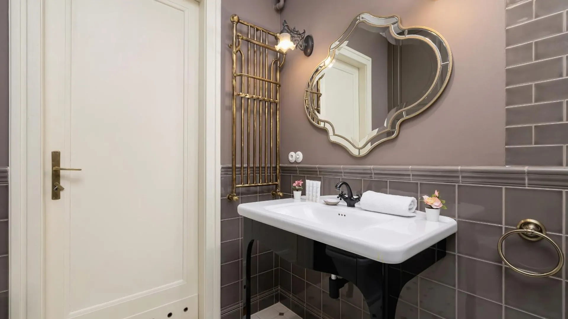 Luxury Apartment With Two Bedrooms And Balcony By Renters Prestige Krakow