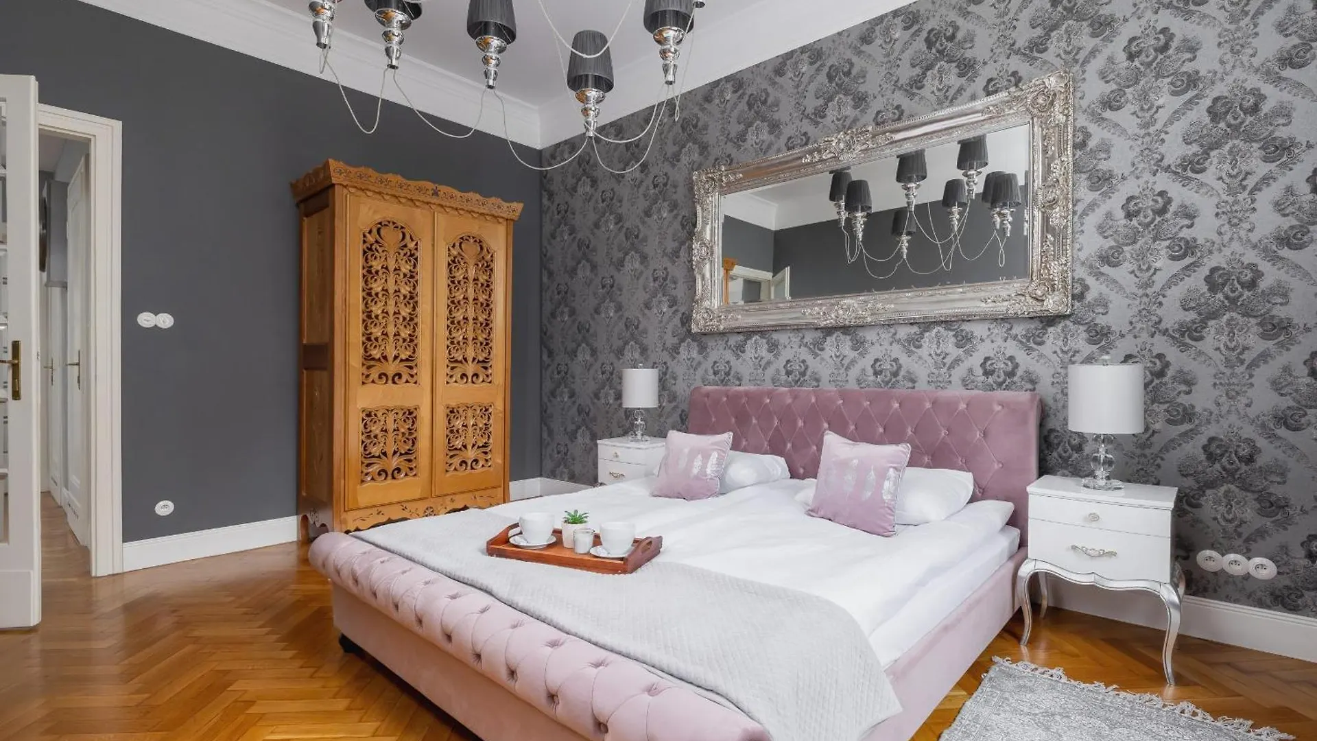 Luxury Apartment With Two Bedrooms And Balcony By Renters Prestige Krakow Poland